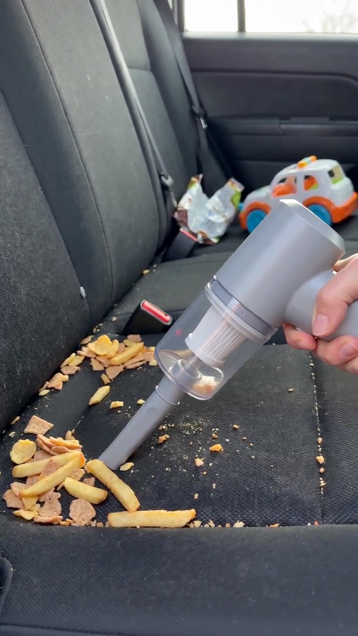 Carousel asset 4: 04_mid_pass_crumbs_reducing.jpg
